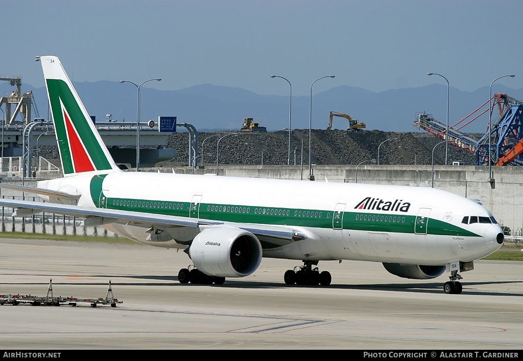 Aircraft Photo of I-DISA | Boeing 777-243/ER | Alitalia | AirHistory.net #57420