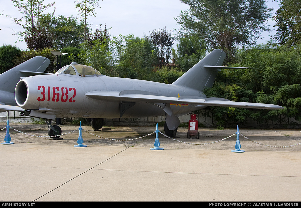 Aircraft Photo of 31682 | Mikoyan-Gurevich MiG-17 | China - Air Force | AirHistory.net #57578