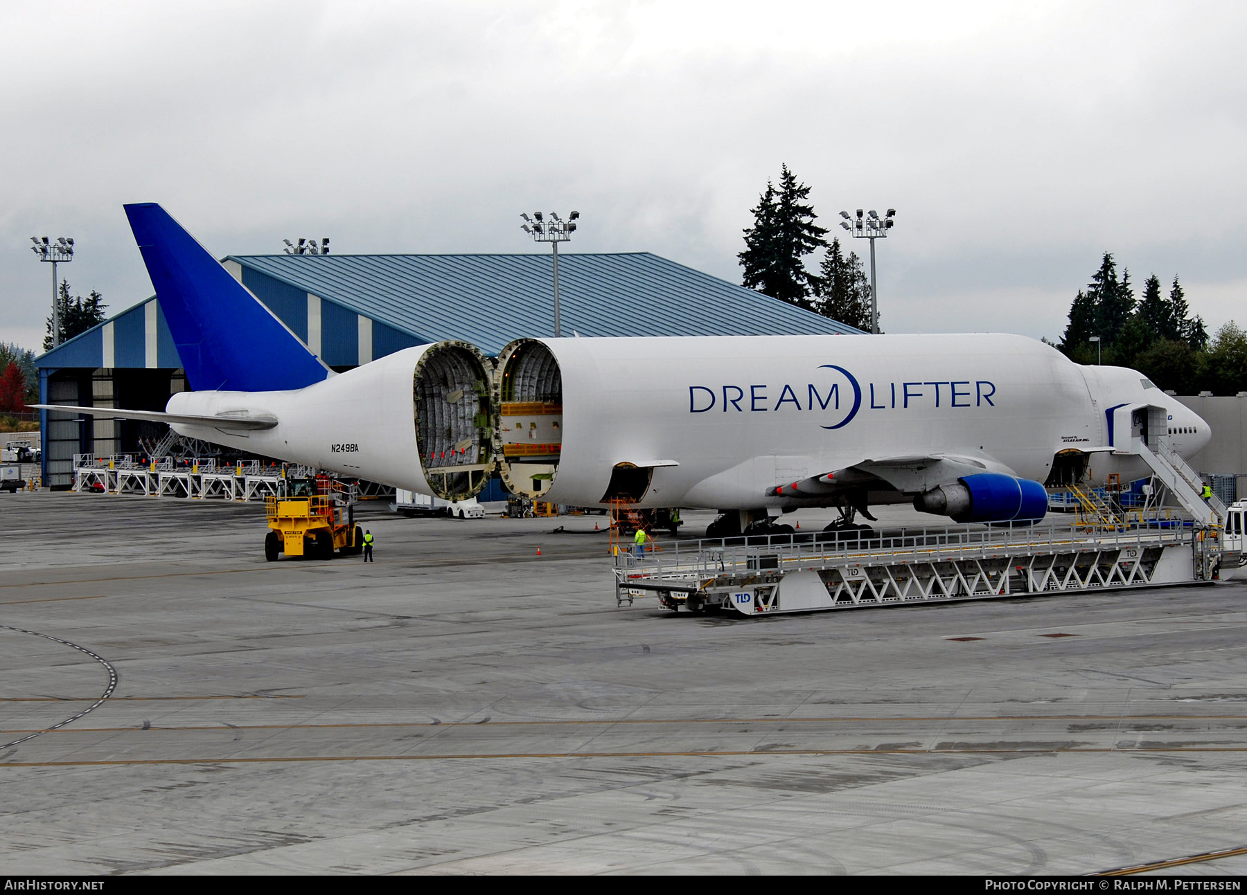Aircraft Photo of N249BA | Boeing 747-409(LCF) Dreamlifter | Boeing | AirHistory.net #57637
