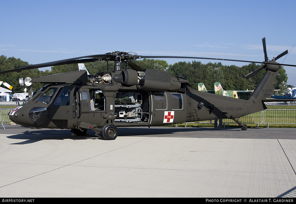 Aircraft Photo of 82-23755 / 0-23755 | Sikorsky UH-60A Black Hawk (S-70A) | USA - Army | AirHistory.net #57716