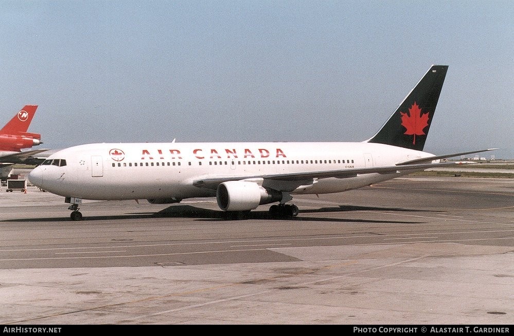 Aircraft Photo of C-GAUB | Boeing 767-233 | Air Canada | AirHistory.net #57825