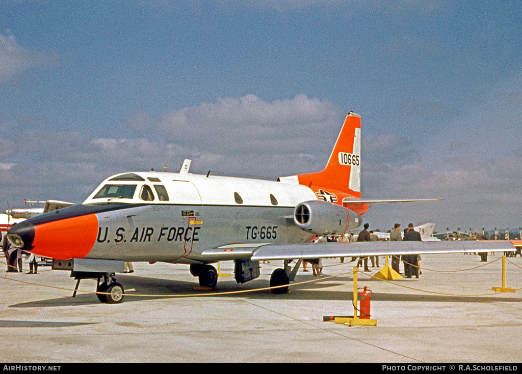 Aircraft Photo of 61-0665 / 10665 | North American CT-39A | USA - Air Force | AirHistory.net #57910