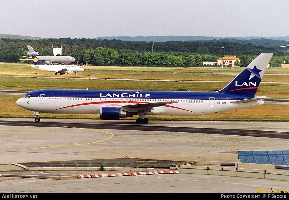 Aircraft Photo of CC-CZT | Boeing 767-316/ER | LAN Chile - Línea Aérea Nacional | AirHistory.net #58117