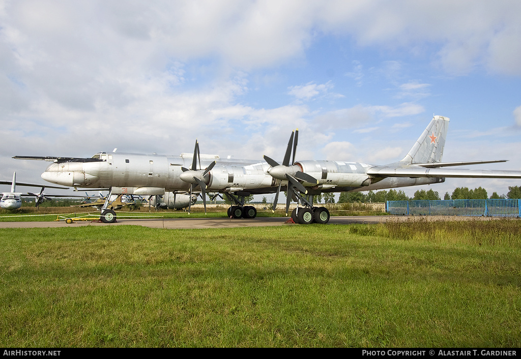 Aircraft Photo of 31 red | Tupolev Tu-95MS | Russia - Air Force | AirHistory.net #58423