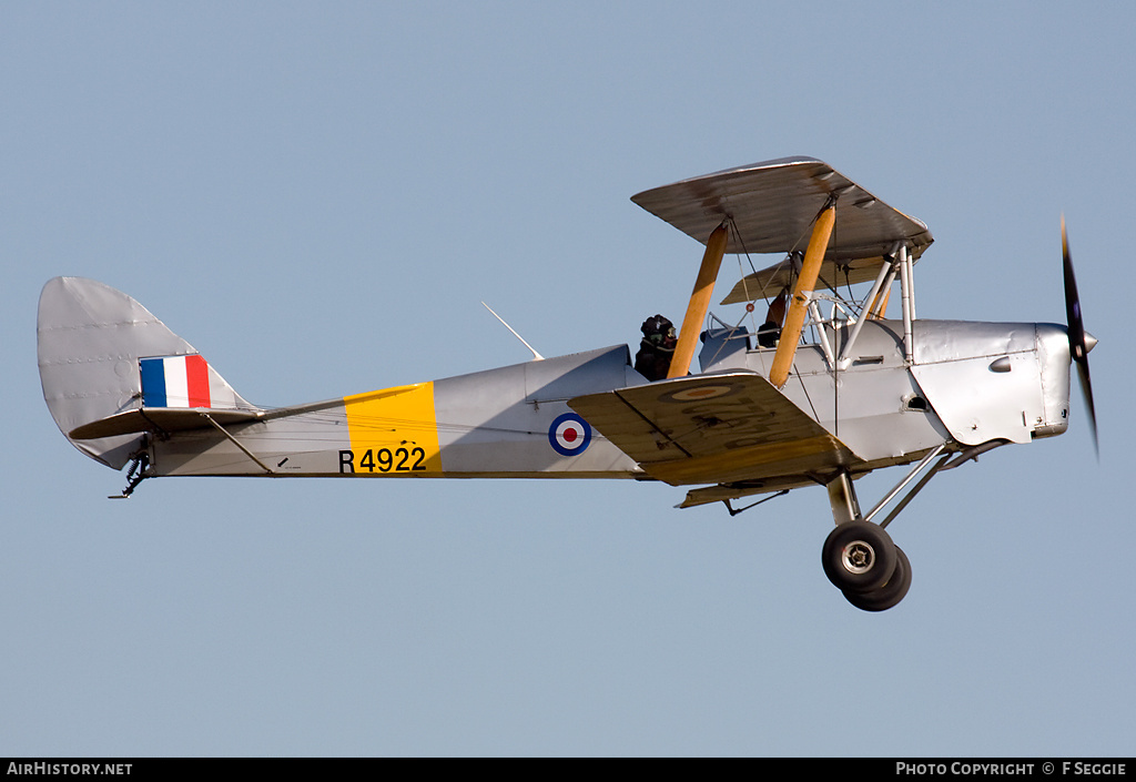 Aircraft Photo of G-APAO / R4922 | De Havilland D.H. 82A Tiger Moth II | UK - Air Force | AirHistory.net #58468