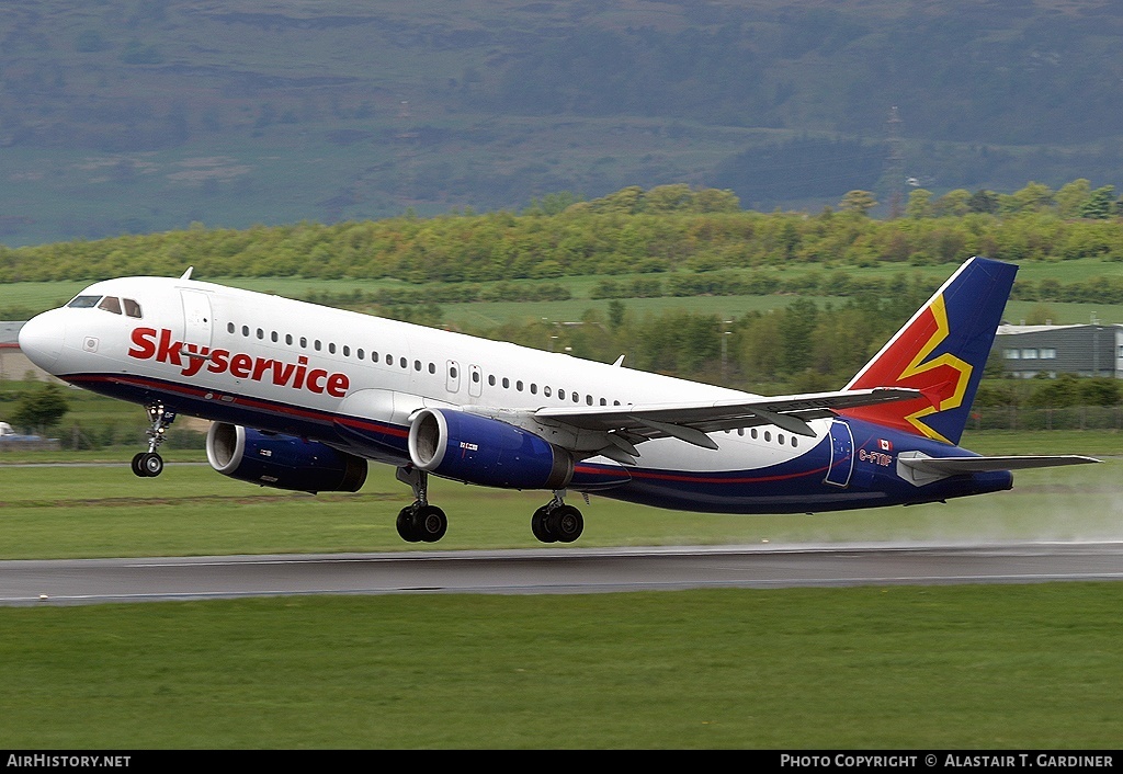Aircraft Photo of C-FTDF | Airbus A320-231 | Skyservice Airlines | AirHistory.net #58471
