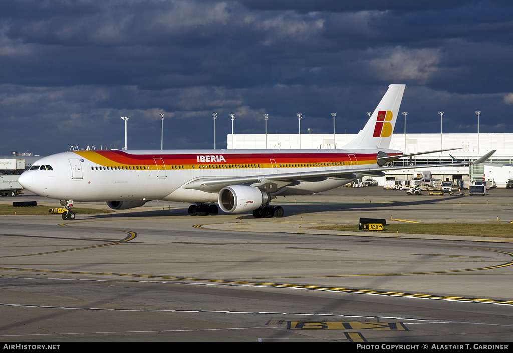 Aircraft Photo of EC-LUX | Airbus A330-302 | Iberia | AirHistory.net #58472