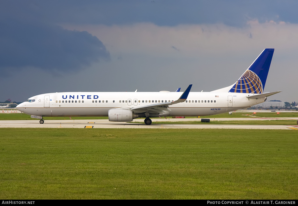 Aircraft Photo of N57439 | Boeing 737-924/ER | United Airlines | AirHistory.net #58484