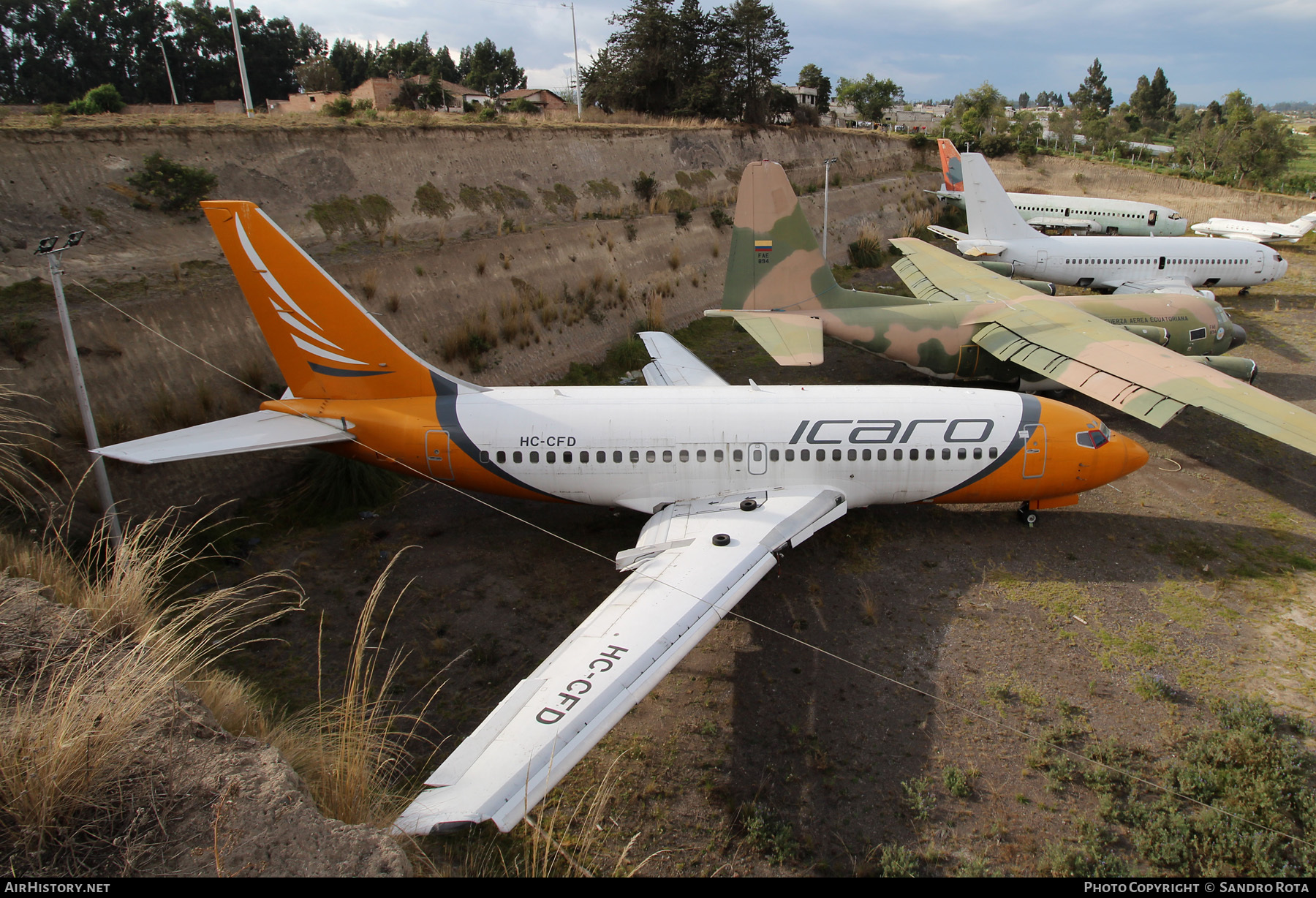 Aircraft Photo of HC-CFD | Boeing 737-236/Adv | Ícaro Air | AirHistory.net #58493