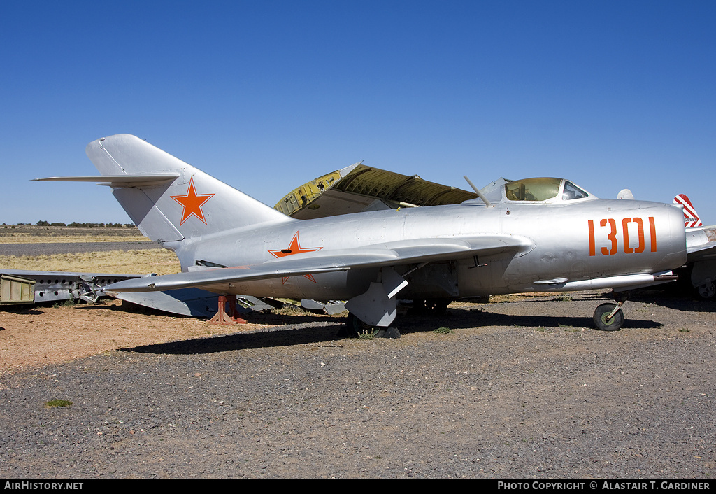 Aircraft Photo of 1301 | Mikoyan-Gurevich MiG-15bis | Soviet Union - Air Force | AirHistory.net #58604