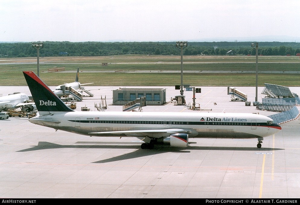 Aircraft Photo of N199DN | Boeing 767-332/ER | Delta Air Lines | AirHistory.net #58854