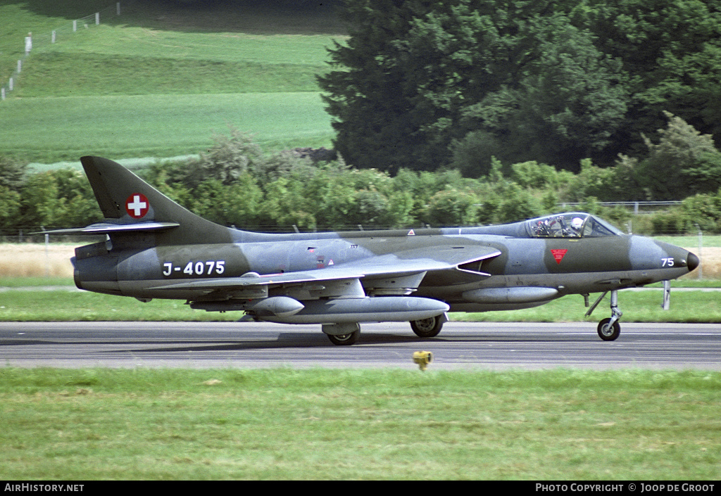 Aircraft Photo of J-4075 | Hawker Hunter F58 | Switzerland - Air Force | AirHistory.net #58897
