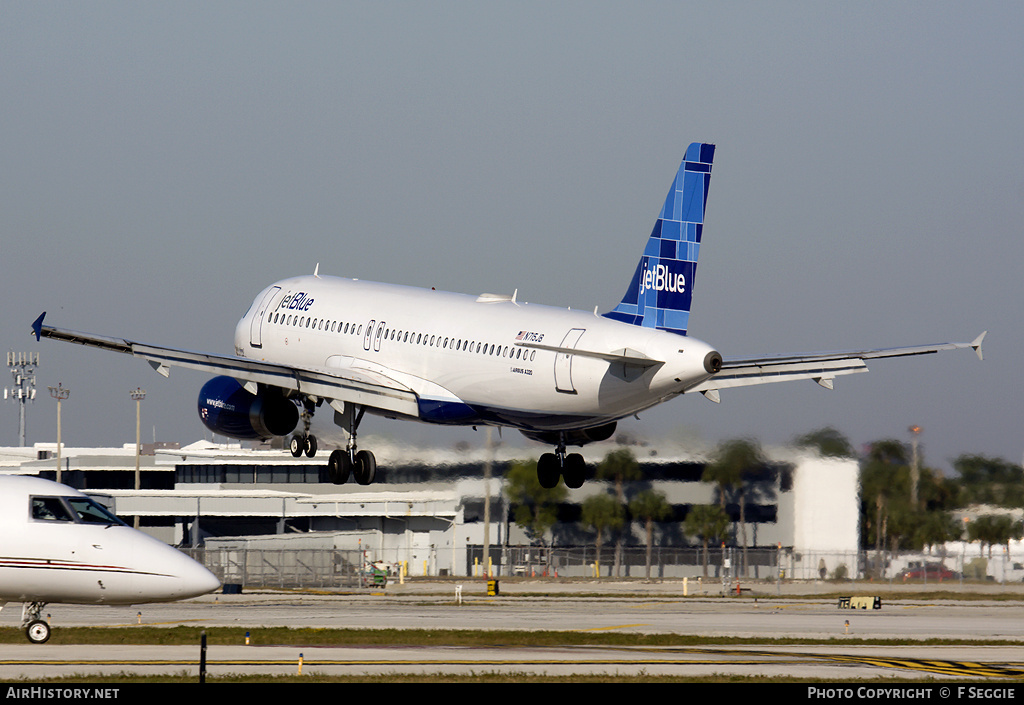 Aircraft Photo of N715JB | Airbus A320-232 | JetBlue Airways | AirHistory.net #59122