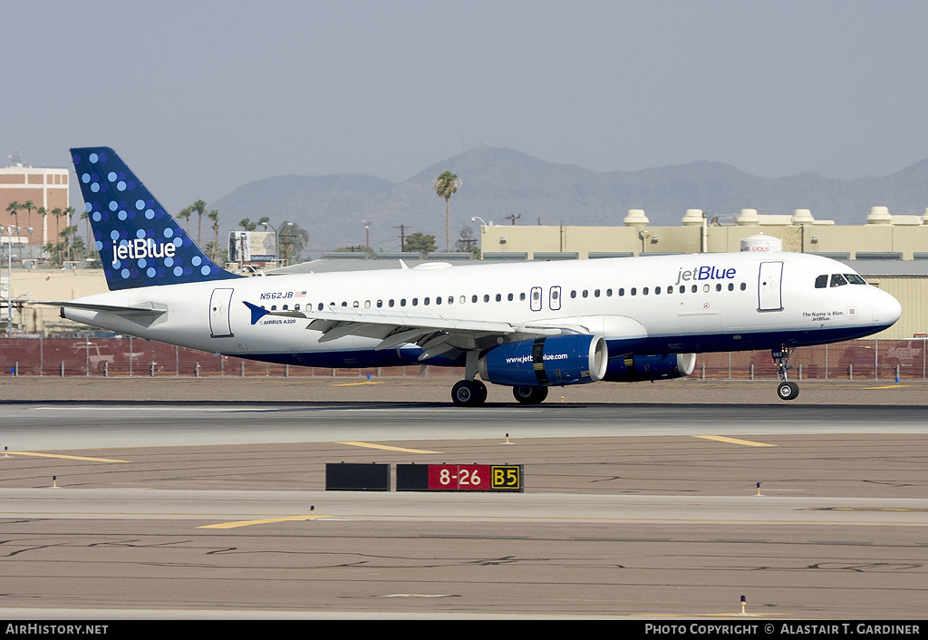Aircraft Photo of N562JB | Airbus A320-232 | JetBlue Airways | AirHistory.net #59123