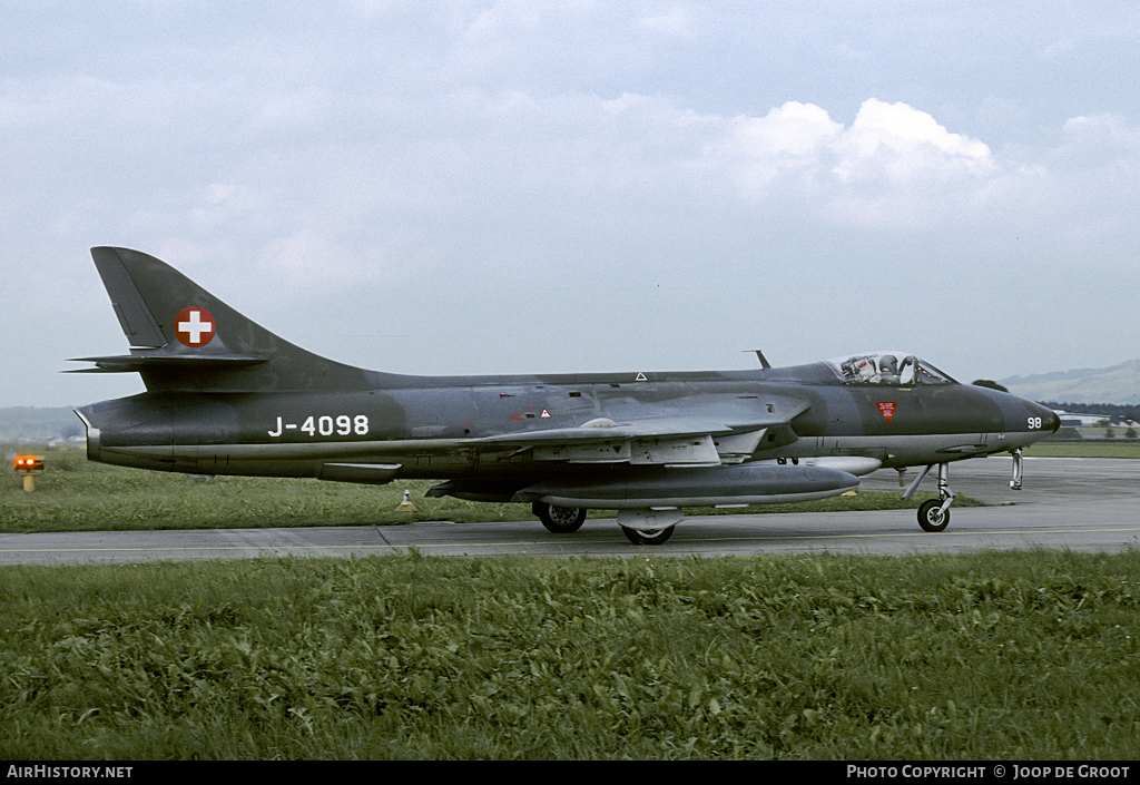 Aircraft Photo of J-4098 | Hawker Hunter F58 | Switzerland - Air Force | AirHistory.net #59157
