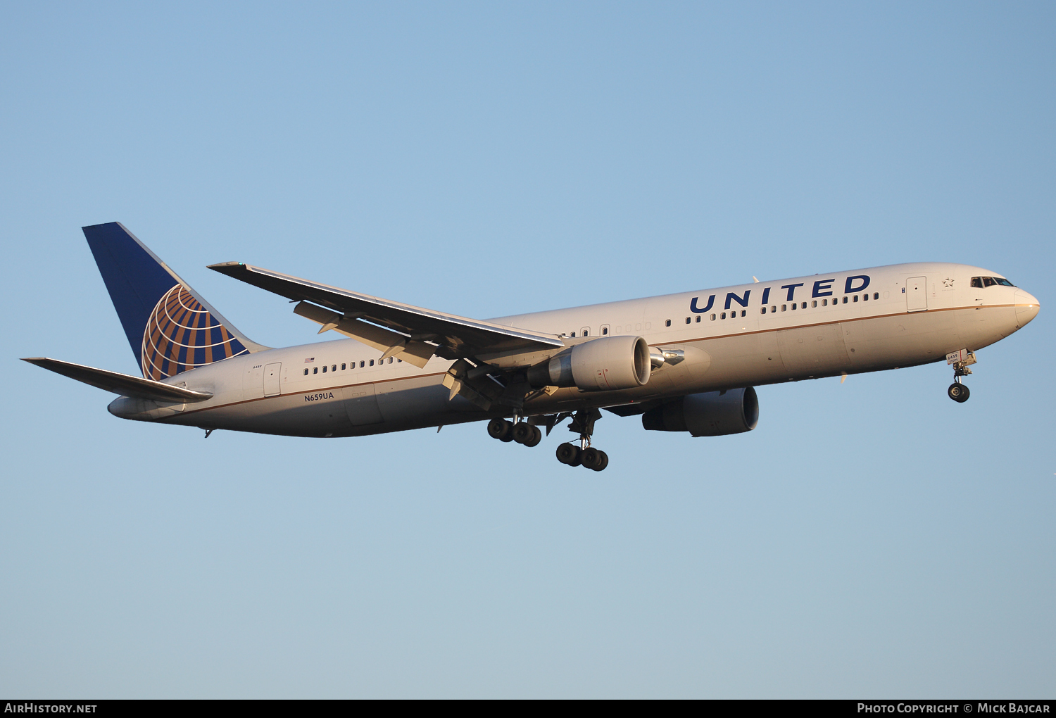 Aircraft Photo of N659UA | Boeing 767-322/ER | United Airlines | AirHistory.net #59180