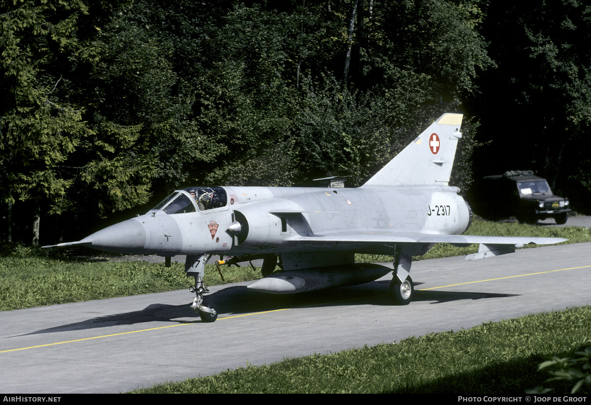 Aircraft Photo of J-2317 | Dassault Mirage IIIS | Switzerland - Air Force | AirHistory.net #59308