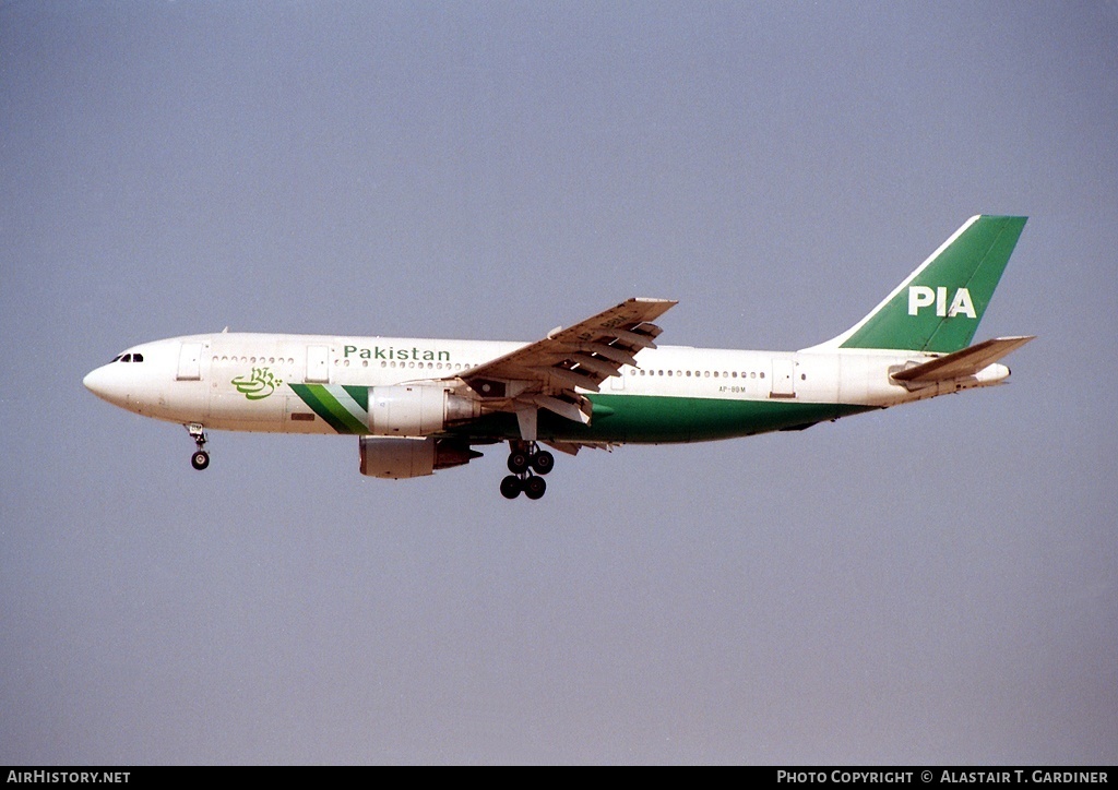 Aircraft Photo of AP-BBM | Airbus A300B4-203 | Pakistan International Airlines - PIA | AirHistory.net #59377