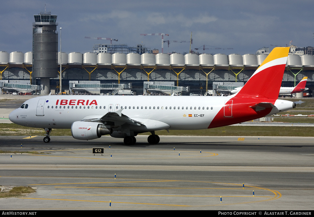 Aircraft Photo of EC-IEF | Airbus A320-214 | Iberia | AirHistory.net #59588
