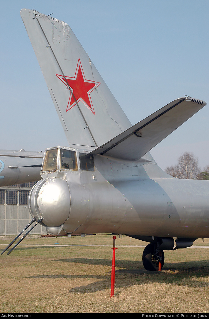 Aircraft Photo of 04 red | Ilyushin Il-28 | Soviet Union - Air Force | AirHistory.net #59605