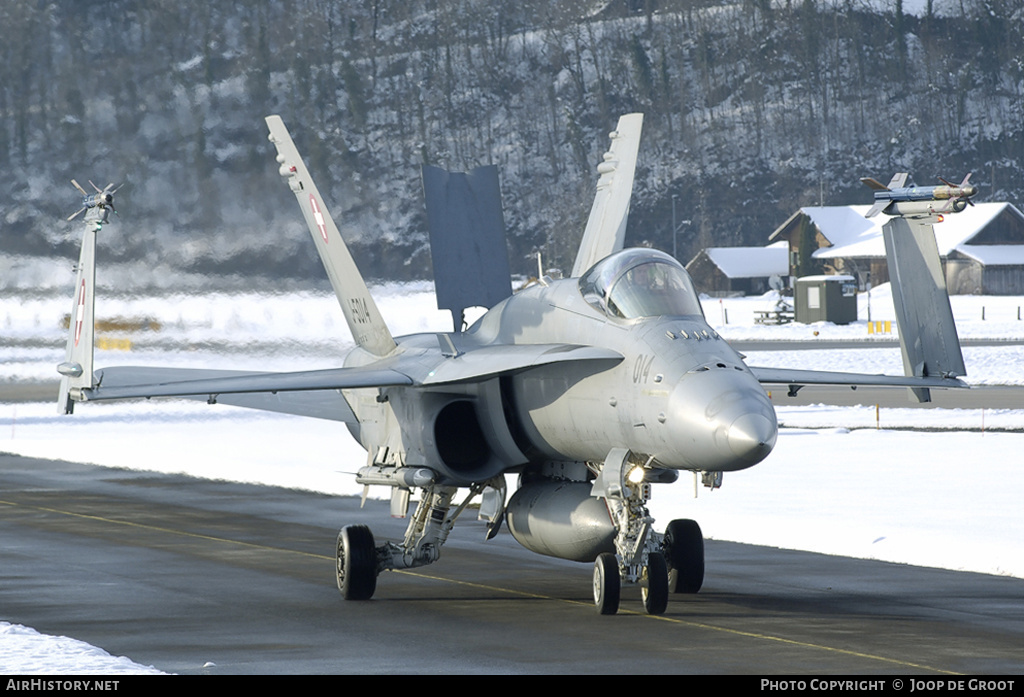 Aircraft Photo of J-5014 | McDonnell Douglas F/A-18C Hornet | Switzerland - Air Force | AirHistory.net #59678