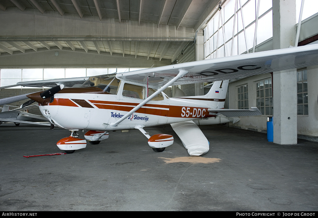 Aircraft Photo of S5-DDC | Cessna 172N Skyhawk 100 II | Telekom Slovenije | AirHistory.net #59754