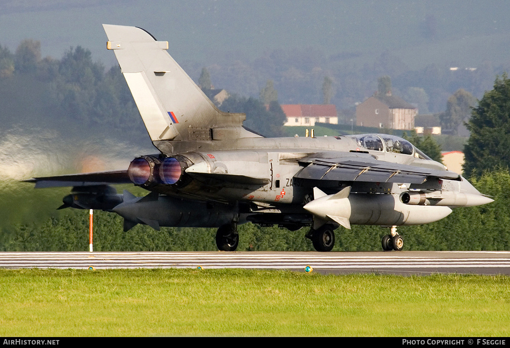 Aircraft Photo of ZA452 | Panavia Tornado GR4 | UK - Air Force | AirHistory.net #59877