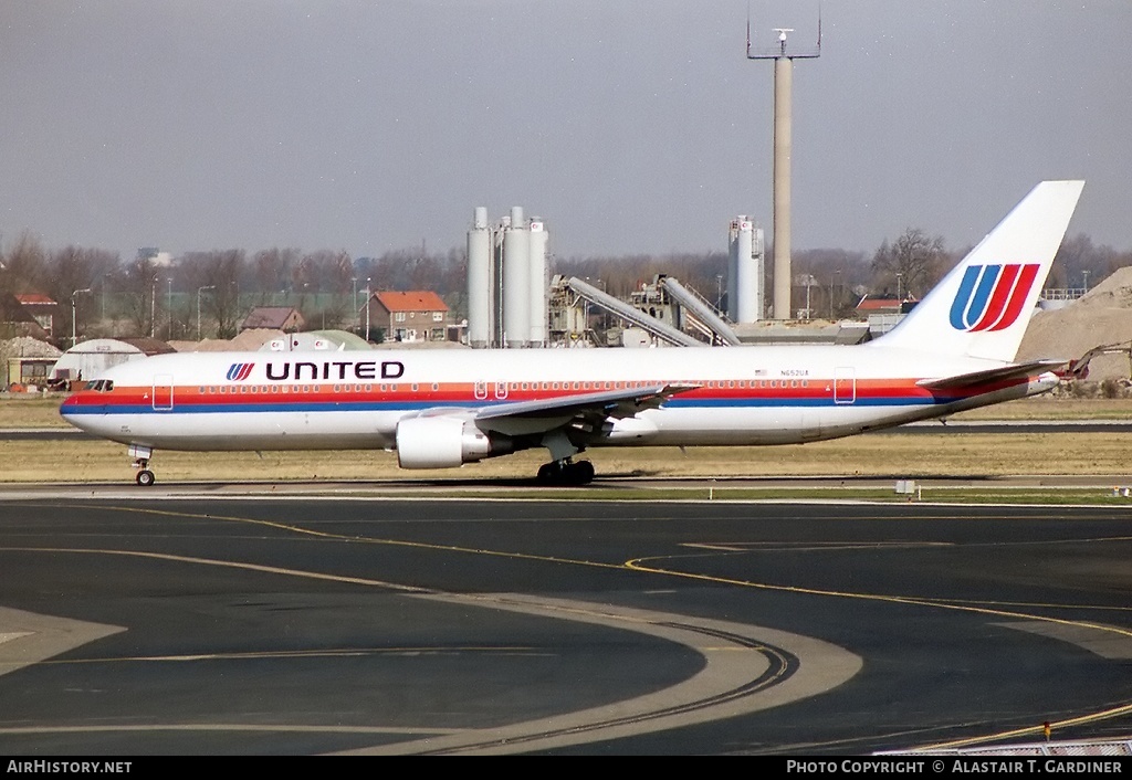 Aircraft Photo of N652UA | Boeing 767-322/ER | United Airlines | AirHistory.net #60006