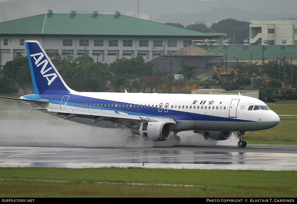 Aircraft Photo of JA8393 | Airbus A320-211 | All Nippon Airways - ANA | AirHistory.net #60140