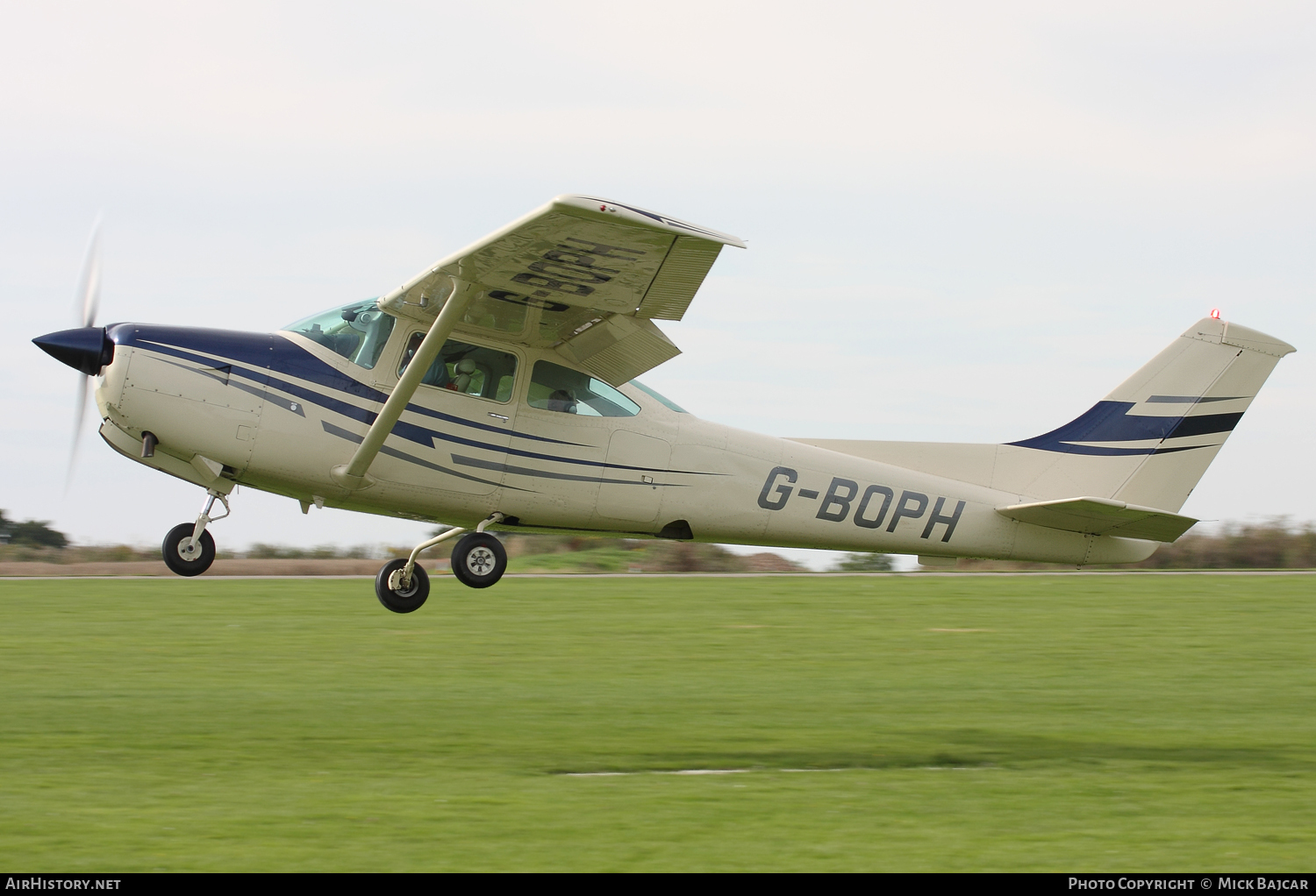 Aircraft Photo of G-BOPH | Cessna TR182 Turbo Skylane RG | AirHistory.net #60156
