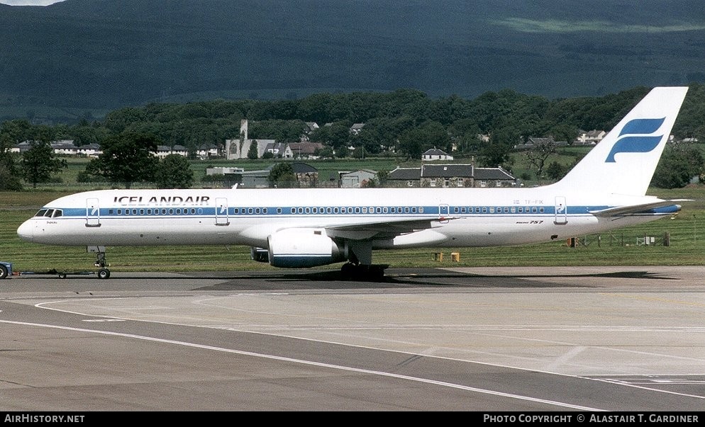 Aircraft Photo of TF-FIK | Boeing 757-28A | Icelandair | AirHistory.net #60291
