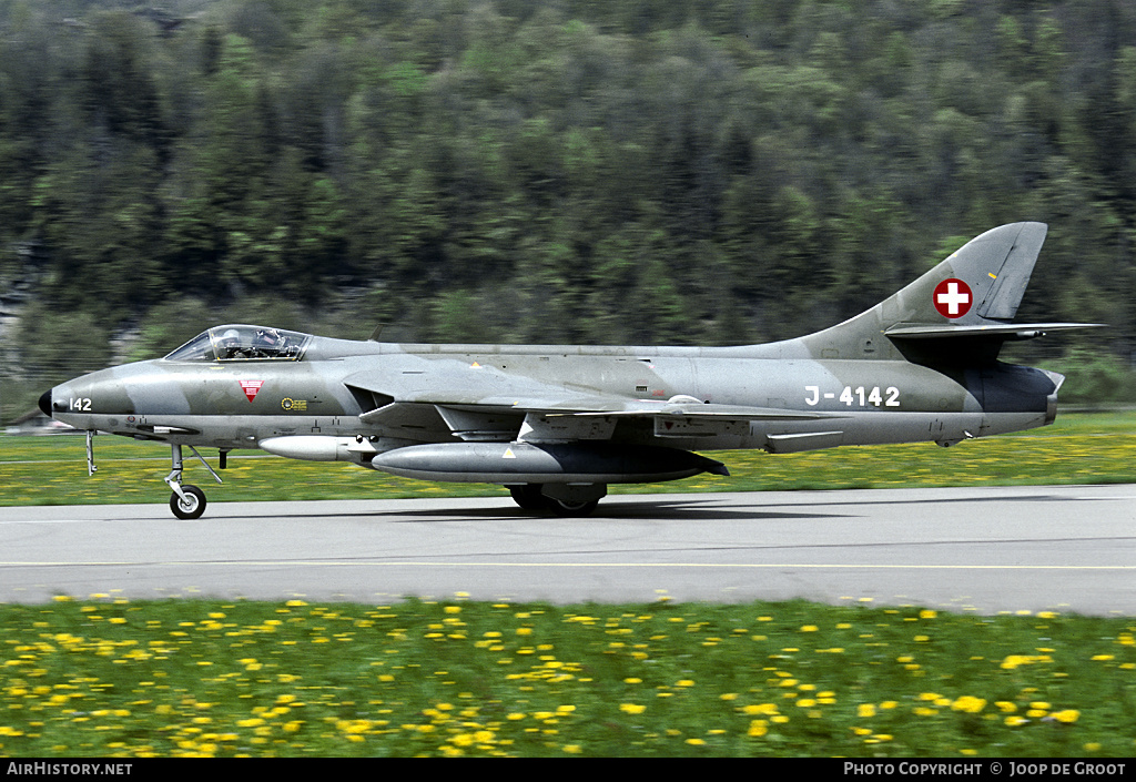 Aircraft Photo of J-4142 | Hawker Hunter F58A | Switzerland - Air Force | AirHistory.net #60359