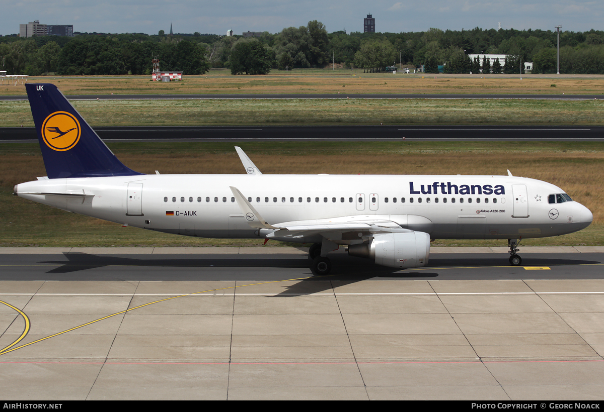 Aircraft Photo of D-AIUK | Airbus A320-214 | Lufthansa | AirHistory.net #60390