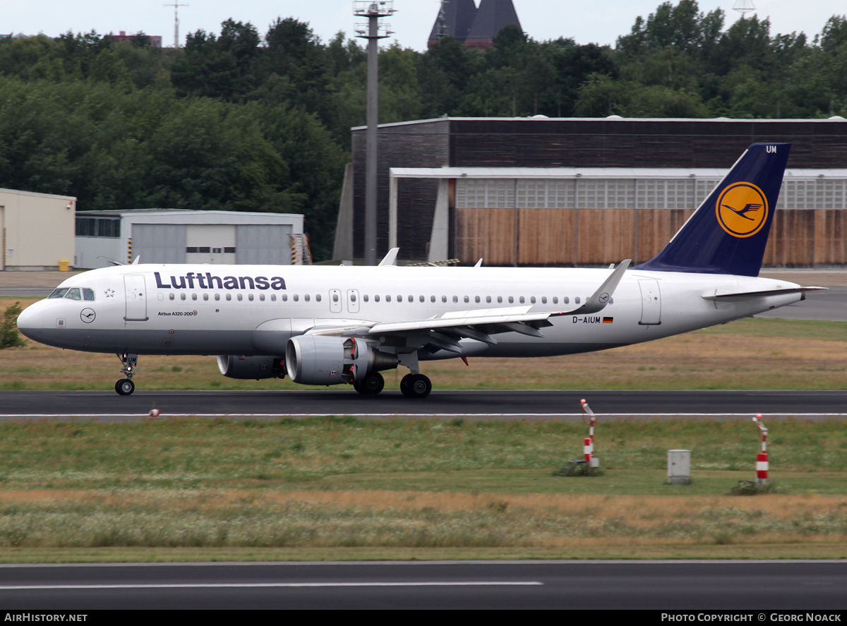 Aircraft Photo of D-AIUM | Airbus A320-214 | Lufthansa | AirHistory.net #60410