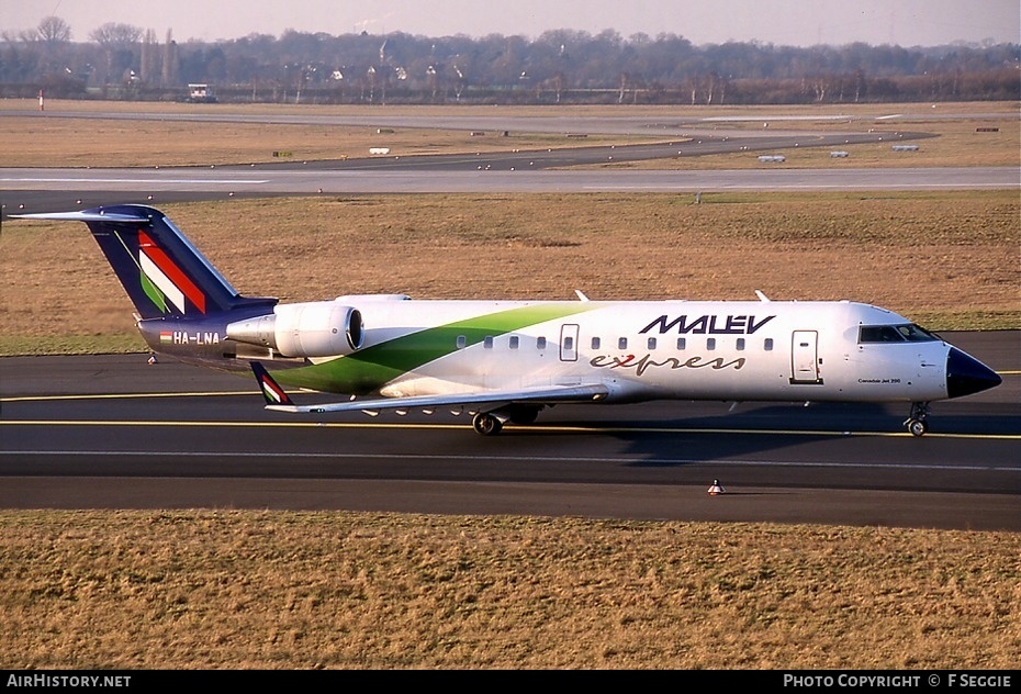 Aircraft Photo of HA-LNA | Bombardier CRJ-200ER (CL-600-2B19) | Malev Express | AirHistory.net #60586