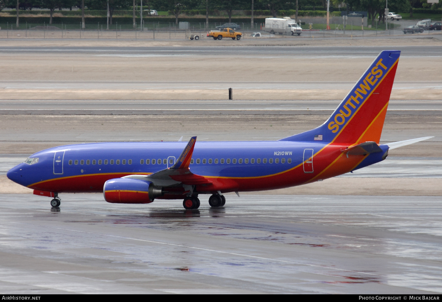 Aircraft Photo of N210WN | Boeing 737-7H4 | Southwest Airlines | AirHistory.net #60612