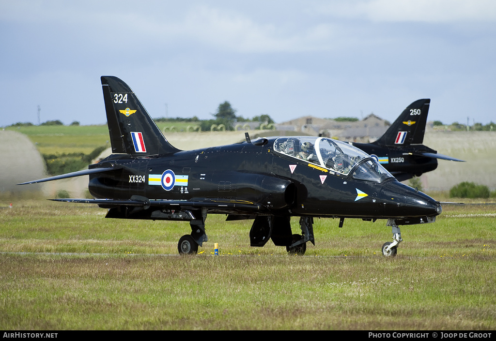 Aircraft Photo of XX324 | British Aerospace Hawk T.1A | UK - Air Force | AirHistory.net #60724