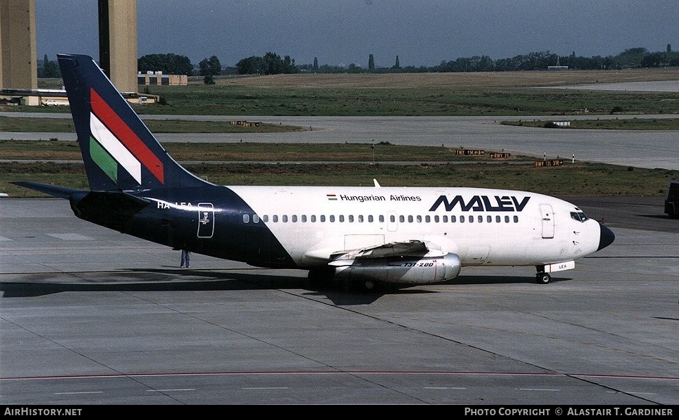 Aircraft Photo of HA-LEA | Boeing 737-2Q8/Adv | Malév - Hungarian Airlines | AirHistory.net #60984
