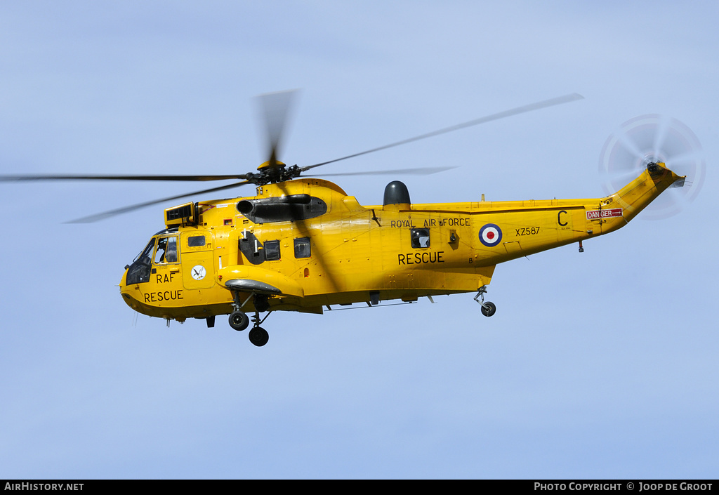 Aircraft Photo of XZ587 | Westland WS-61 Sea King HAR3 | UK - Air Force | AirHistory.net #61370