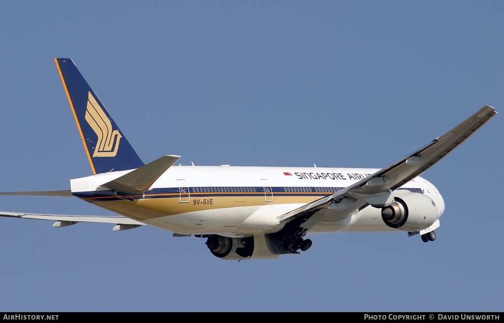 Aircraft Photo of 9V-SVE | Boeing 777-212/ER | Singapore Airlines | AirHistory.net #61499