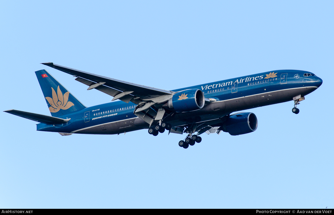 Aircraft Photo of VN-A142 | Boeing 777-2Q8/ER | Vietnam Airlines | AirHistory.net #61653