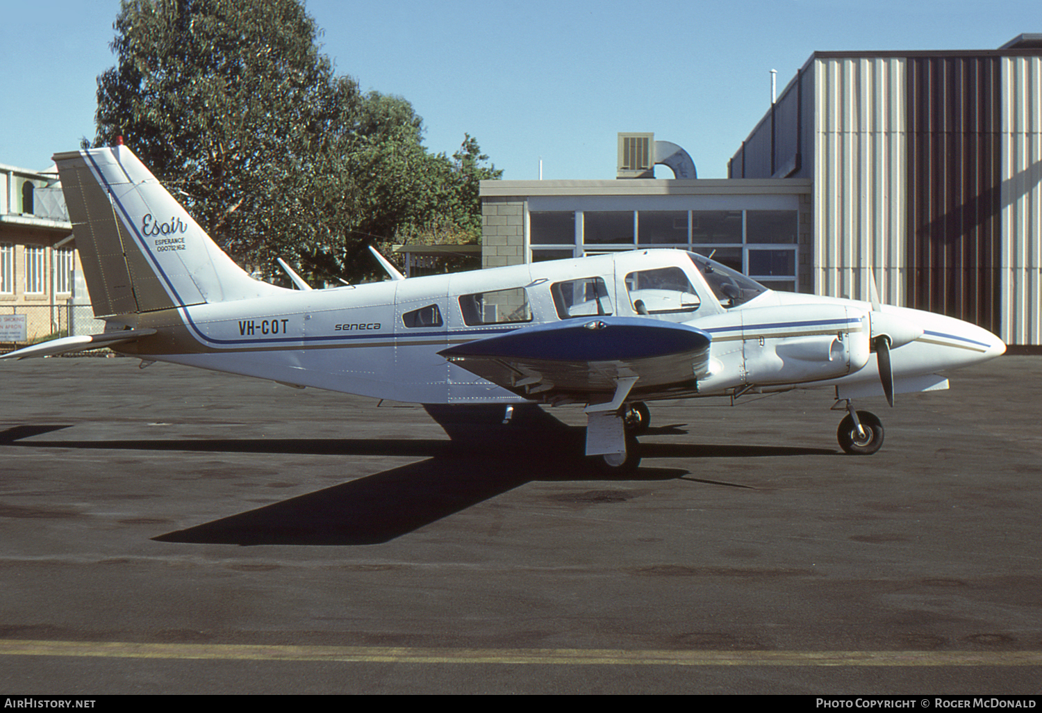 Aircraft Photo of VH-COT | Piper PA-34-200 Seneca | Esair | AirHistory.net #61799