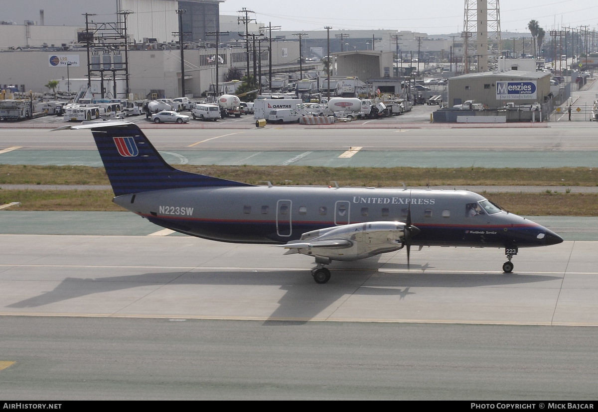 Aircraft Photo of N223SW | Embraer EMB-120ER Brasilia | United Express | SkyWest Airlines | AirHistory.net #61819