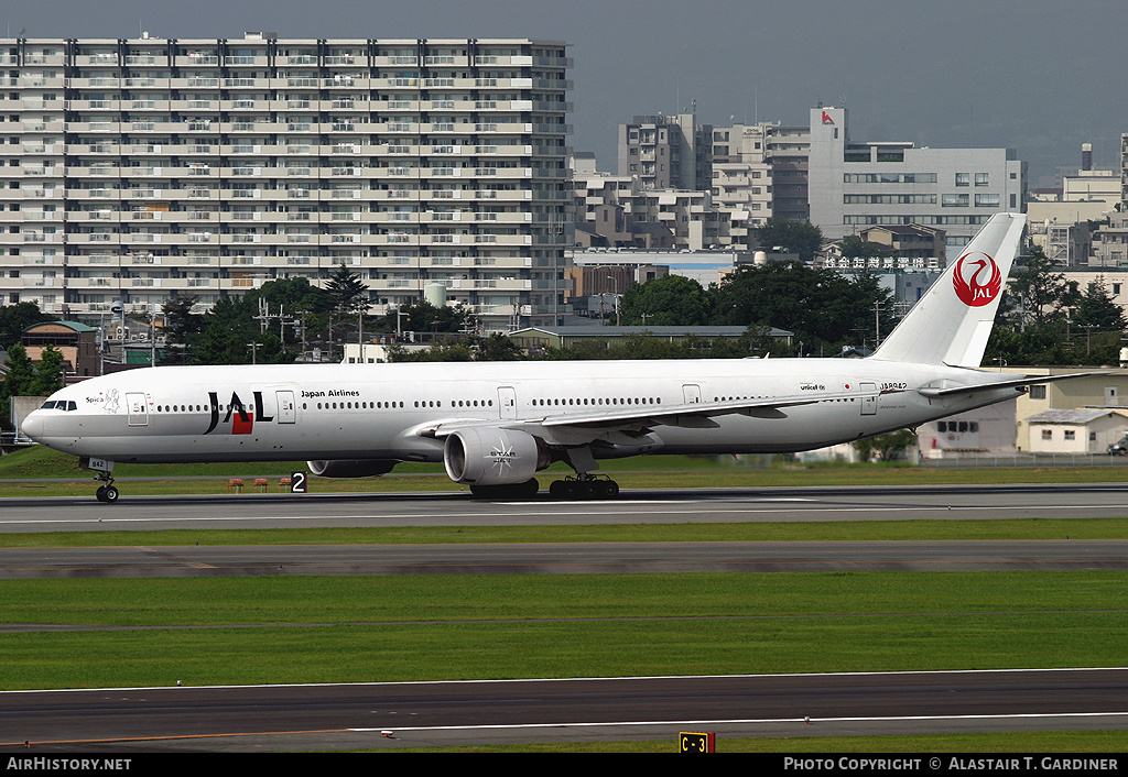 Aircraft Photo of JA8942 | Boeing 777-346 | Japan Airlines - JAL | AirHistory.net #62021