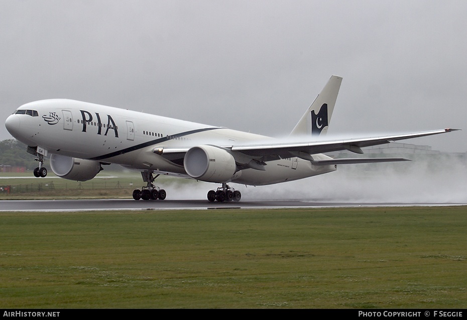 Aircraft Photo of AP-BGK | Boeing 777-240/ER | Pakistan International Airlines - PIA | AirHistory.net #62176