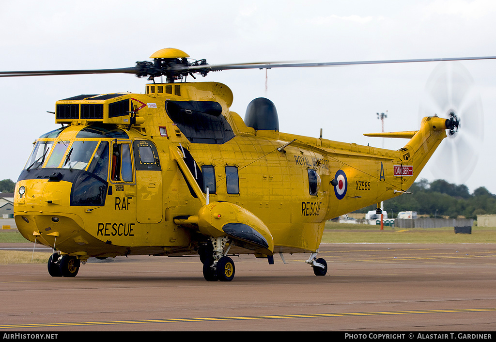 Aircraft Photo of XZ585 | Westland WS-61 Sea King HAR3 | UK - Air Force | AirHistory.net #62418