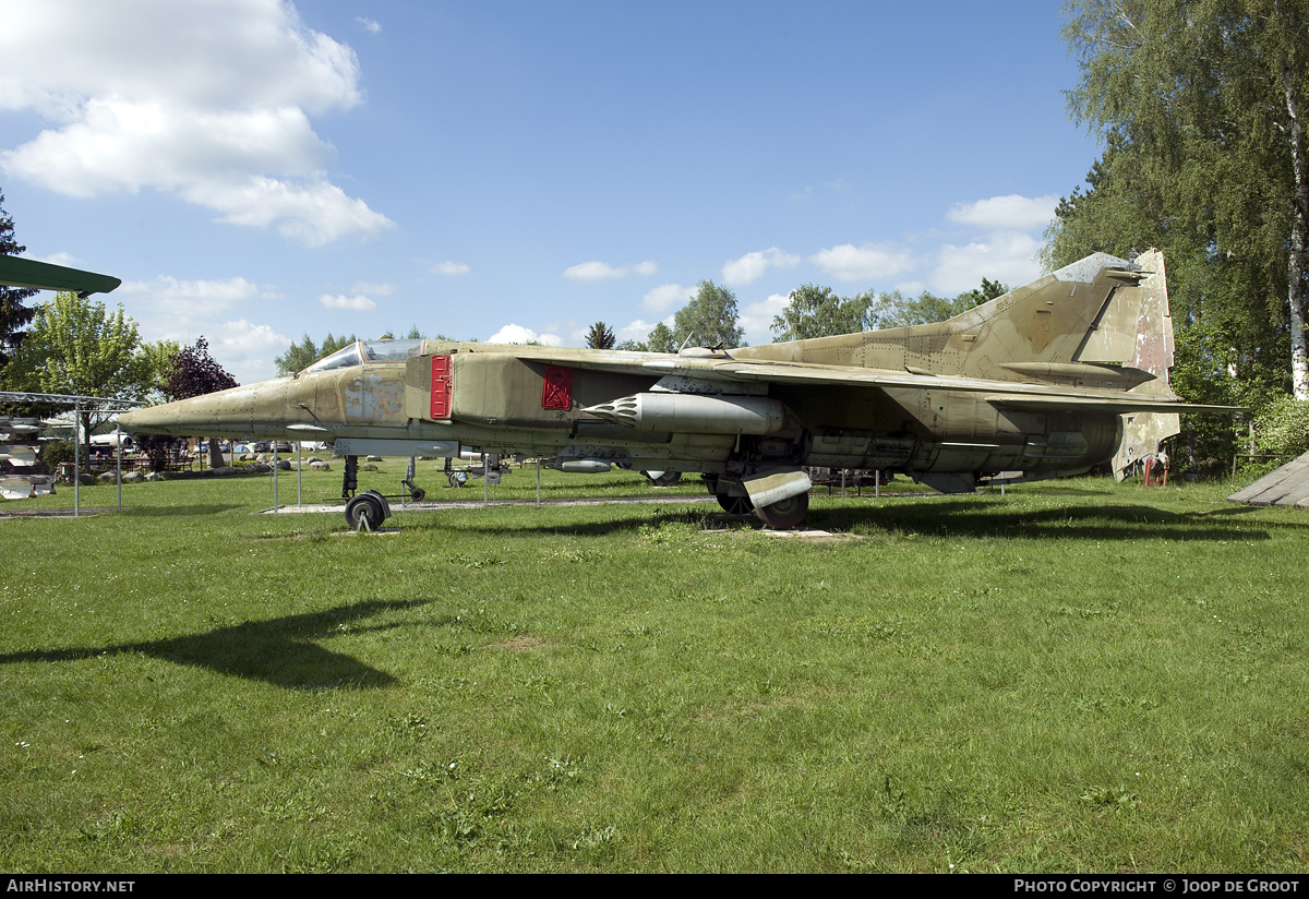 Aircraft Photo of 696 | Mikoyan-Gurevich MiG-23BN | East Germany - Air Force | AirHistory.net #62538