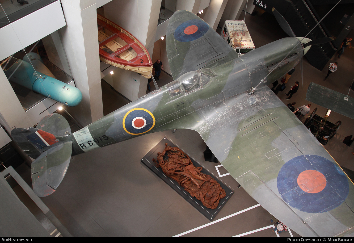 Aircraft Photo of R6915 | Supermarine 300 Spitfire Mk1A | UK - Air Force | AirHistory.net #62793