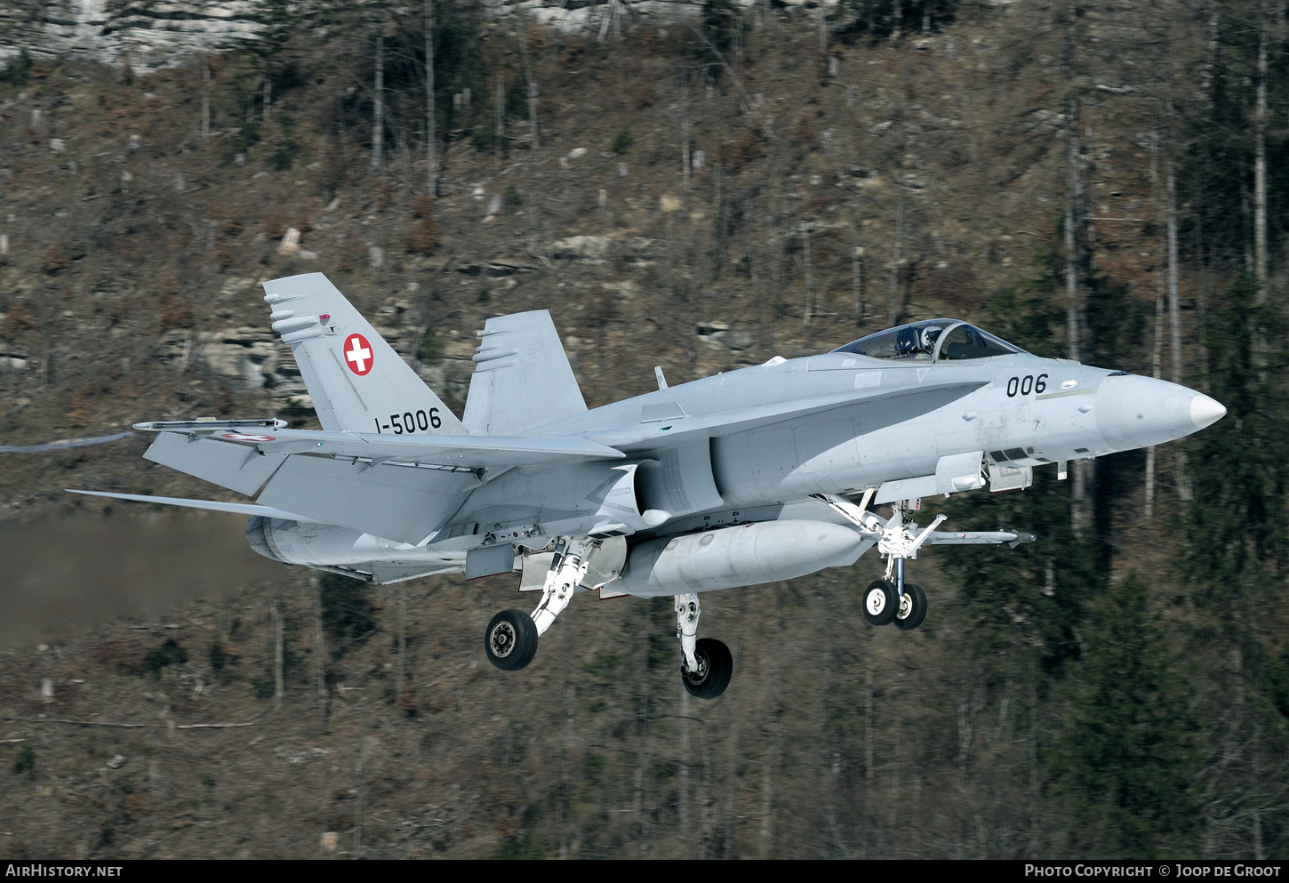Aircraft Photo of J-5006 | McDonnell Douglas F/A-18C Hornet | Switzerland - Air Force | AirHistory.net #62894