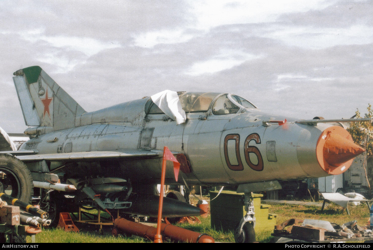 Aircraft Photo of 06 red | Mikoyan-Gurevich MiG-21ST | Soviet Union - Air Force | AirHistory.net #62909